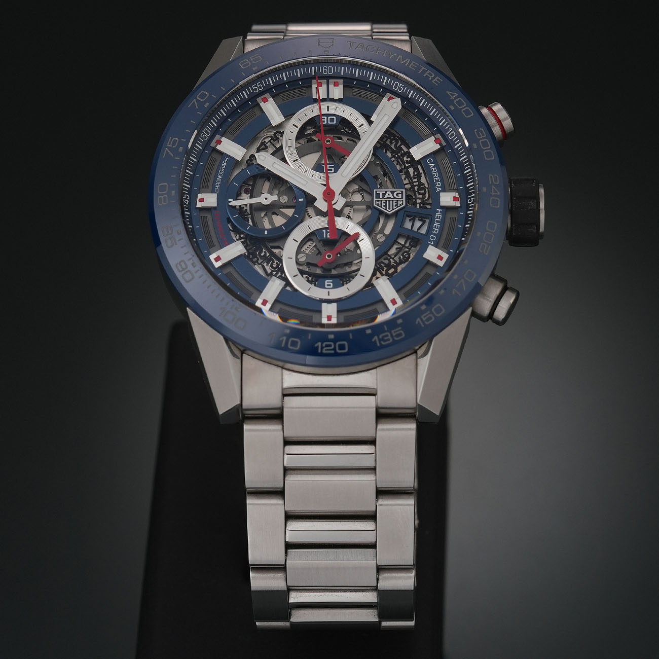 태그호이어 까레라 크로노 데이트 스켈레톤 상세 이미지