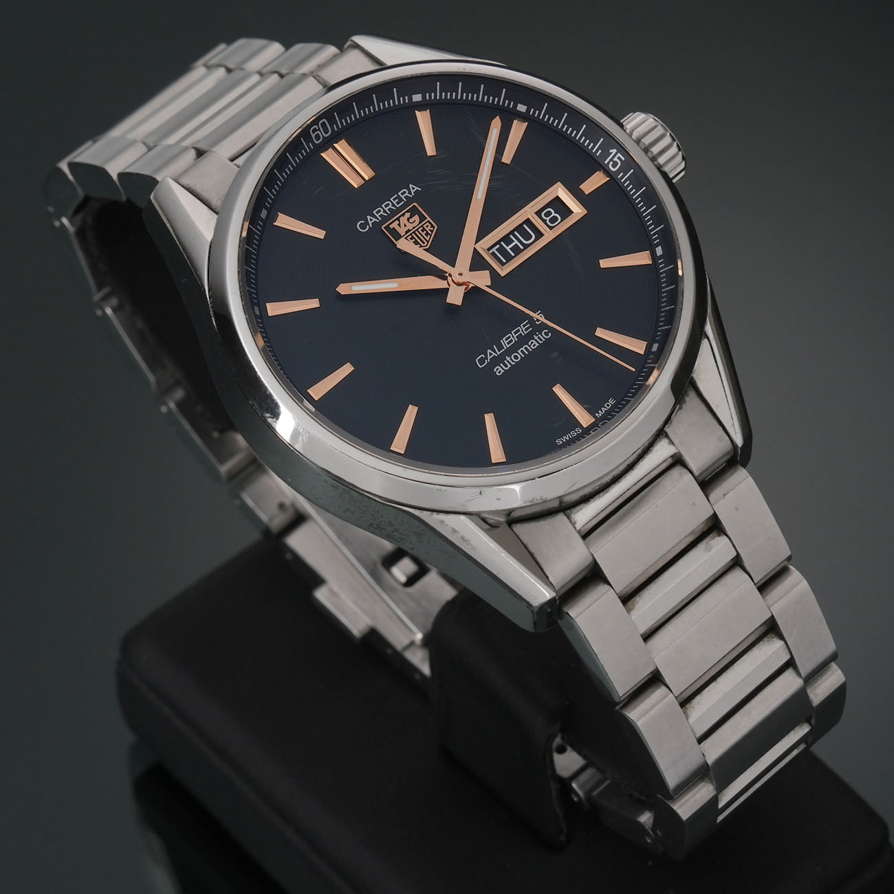 태그호이어 까레라 데이데이트 상세 이미지