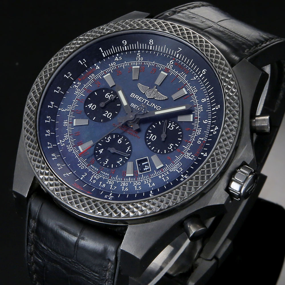 브라이틀링 네비타이머 크로노 상세 이미지