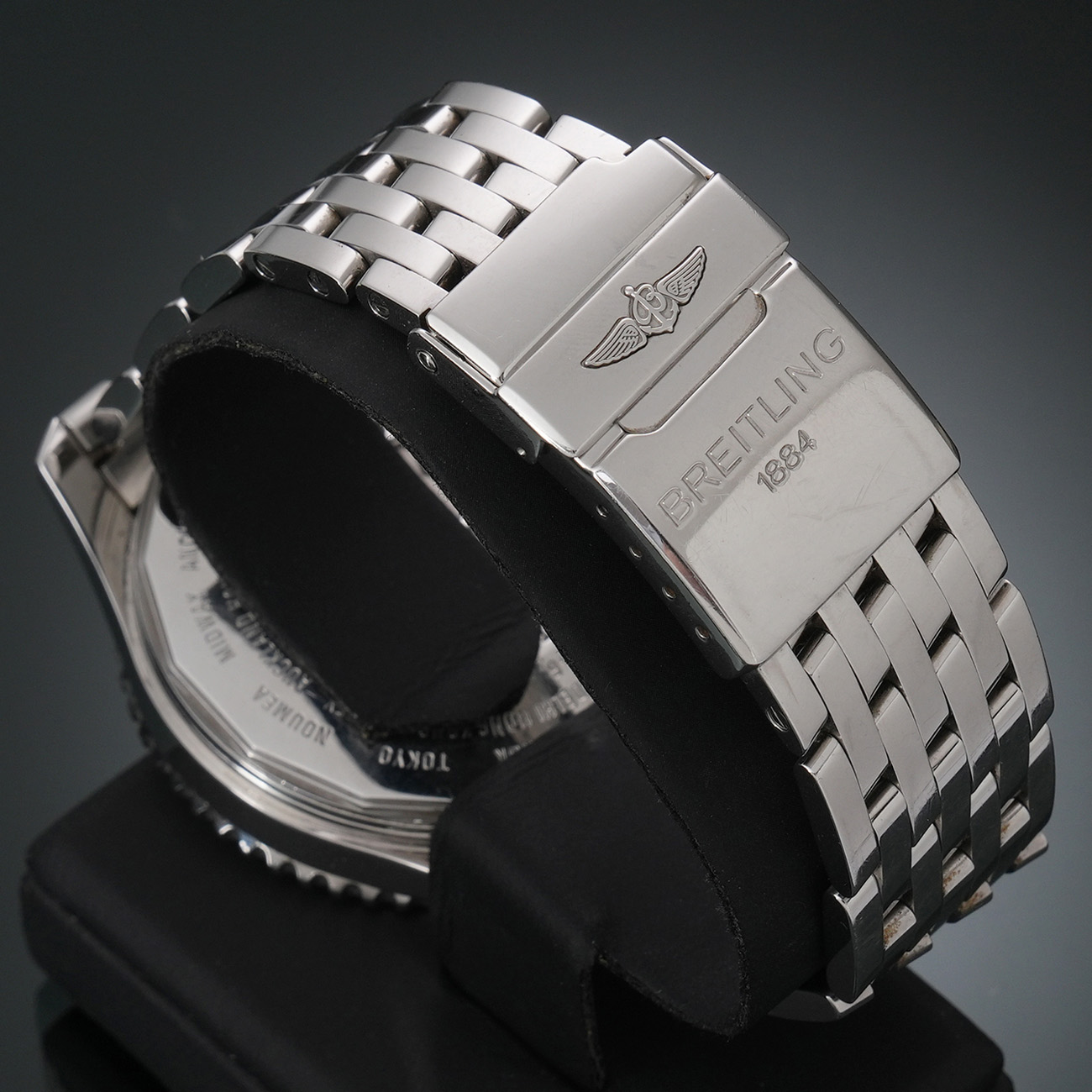 브라이틀링 네비타이머 월드 크로노