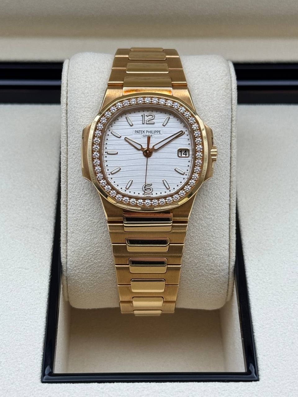 파텍필립 노틸러스 상세 이미지