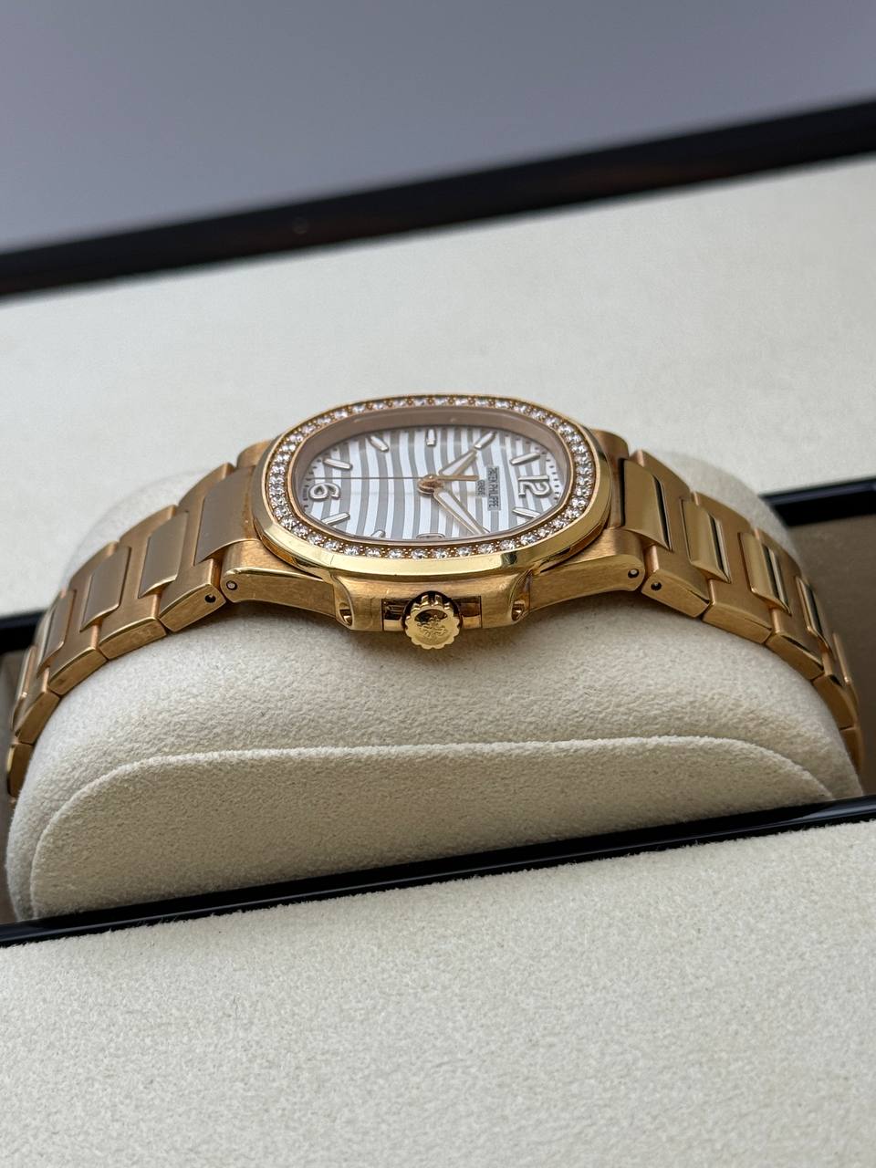 파텍필립 노틸러스 상세 이미지