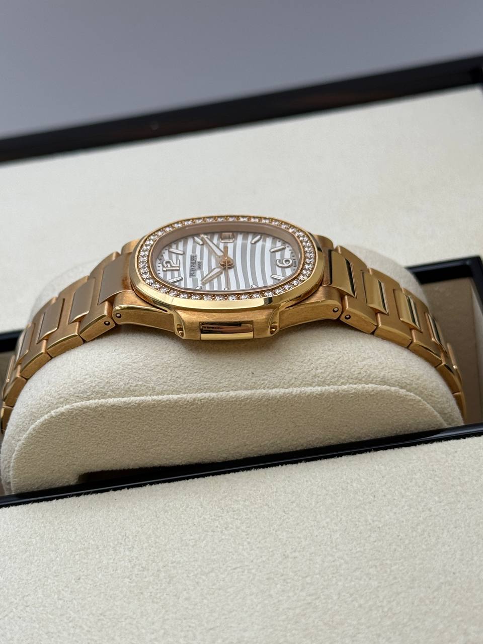 파텍필립 노틸러스 상세 이미지